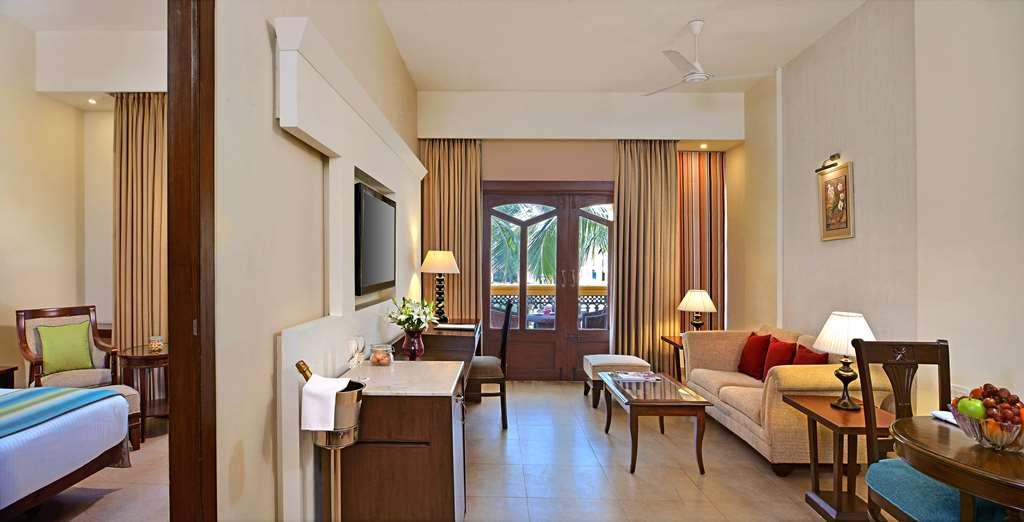Country Inn & Suites By Radisson, Goa Кандолим Стая снимка