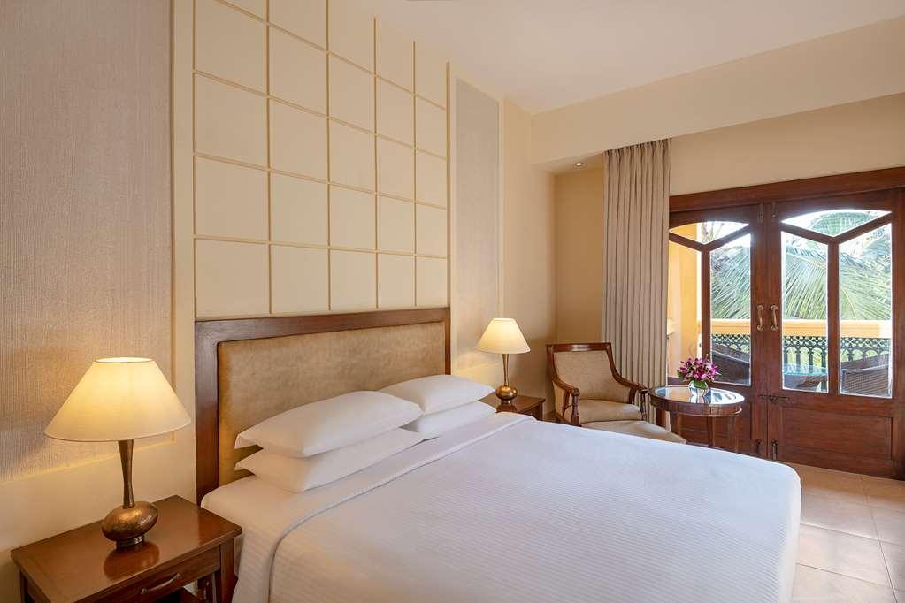 Country Inn & Suites By Radisson, Goa Кандолим Стая снимка