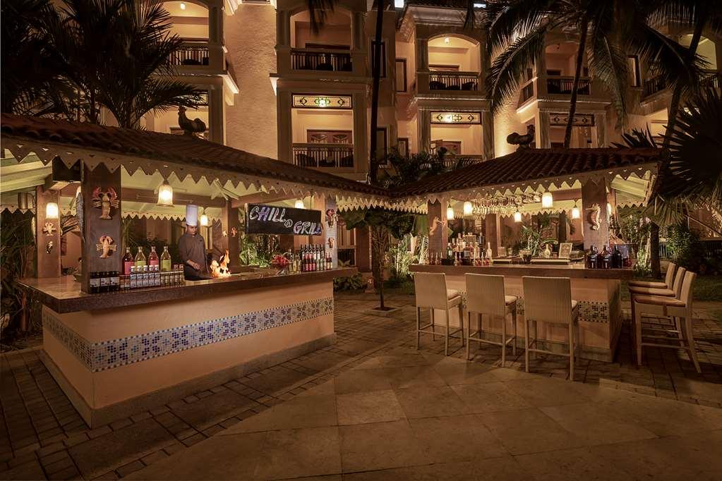 Country Inn & Suites By Radisson, Goa Кандолим Ресторант снимка