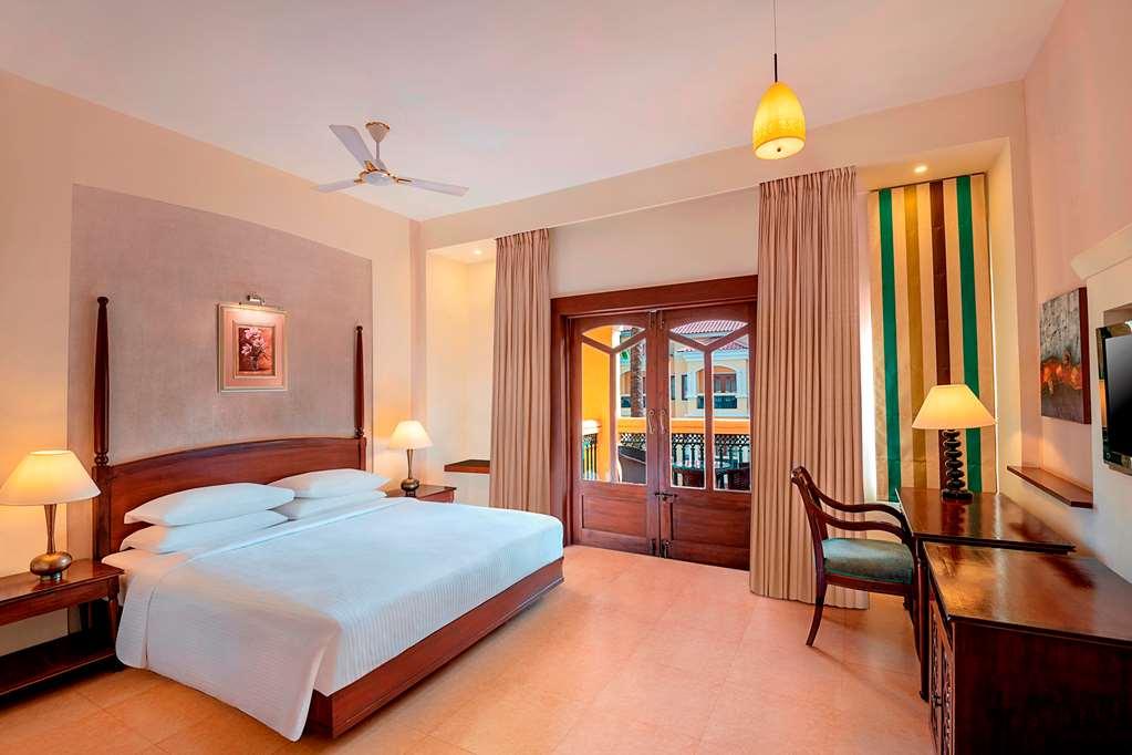 Country Inn & Suites By Radisson, Goa Кандолим Стая снимка
